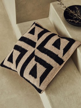  Cojín Sundial de yute monocromático blanco y negro | French Connection Cushions