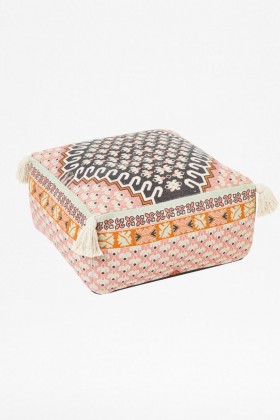  Růžový puf Poppy Field | Pufy a polštáře na podlahu French Connection