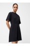  Robe mini plissée noire à volants | Robes French Connection pour femmes