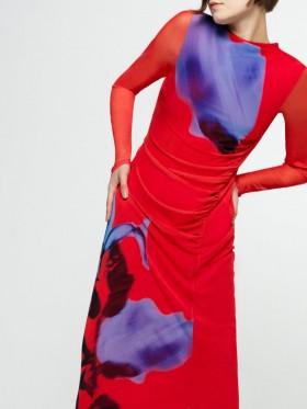 Robe longue à manches longues à imprimé floral rouge multicolore | Robes French Connection pour femmes